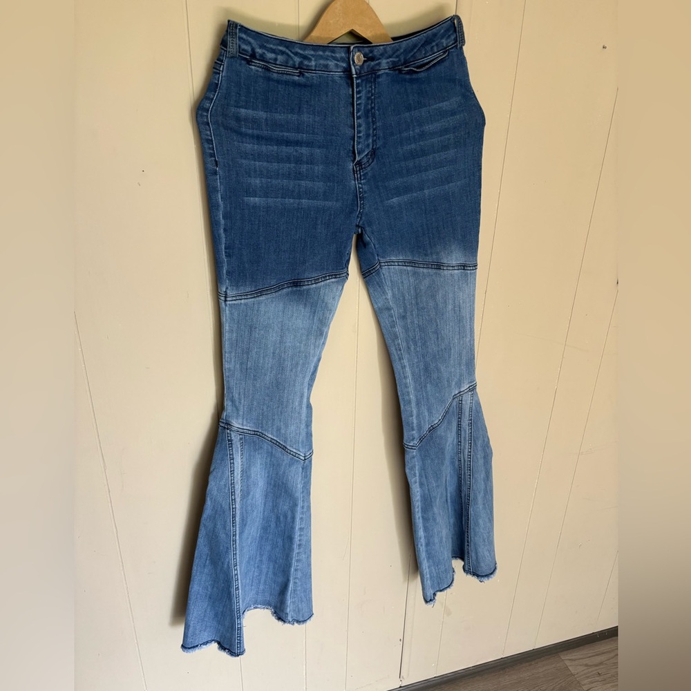 Stylish Bell bottom Women's Jeans